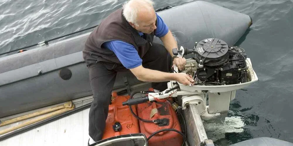¿Cuánto cuesta reparar un motor de barco